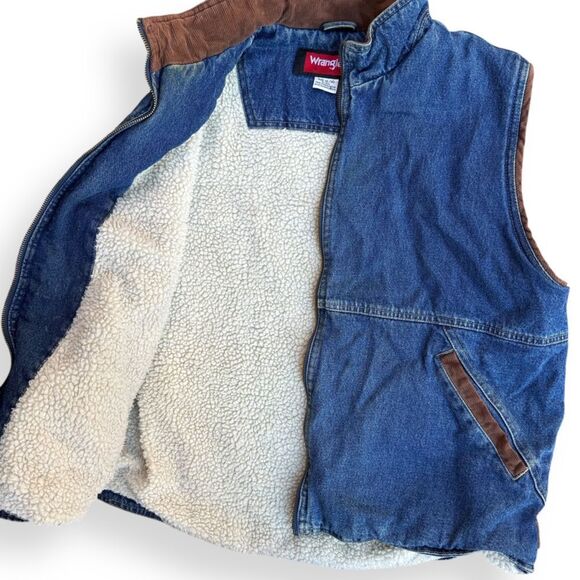 Wrangler Sherpa Lined Denim Trucker Vest Men’s size XL - Picture 2 of 9